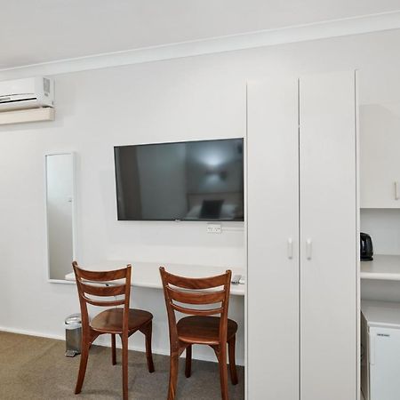 Wingham Motel Bagian luar foto