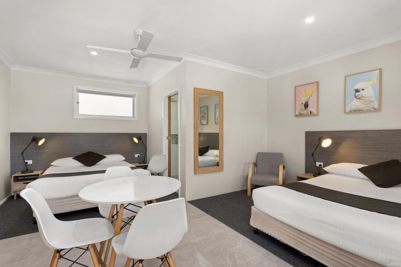 Wingham Motel Bagian luar foto