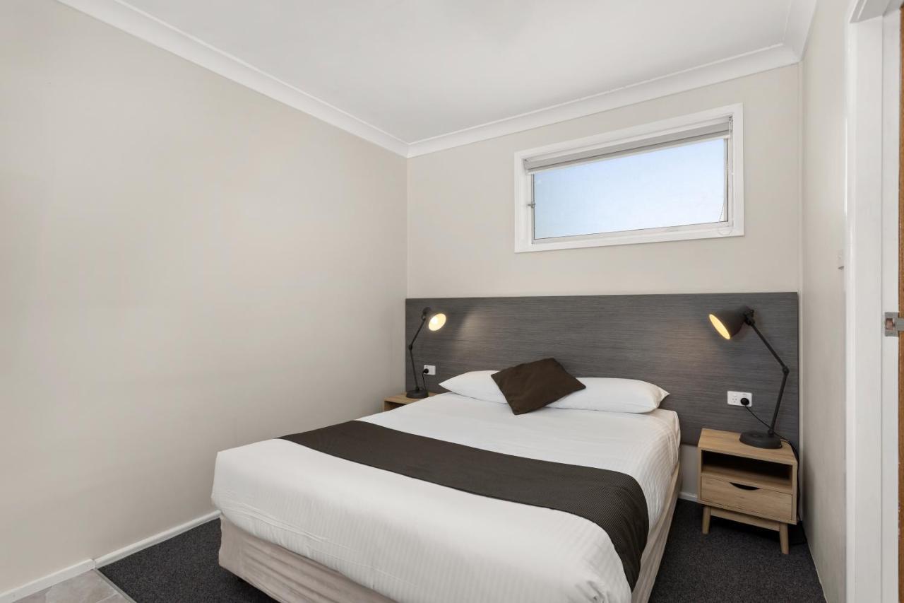 Wingham Motel Bagian luar foto