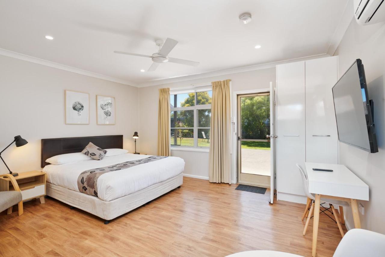 Wingham Motel Bagian luar foto