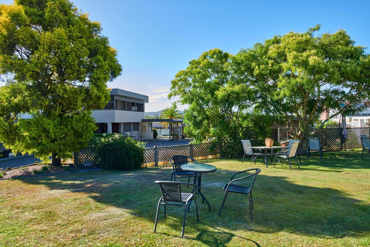 Wingham Motel Bagian luar foto
