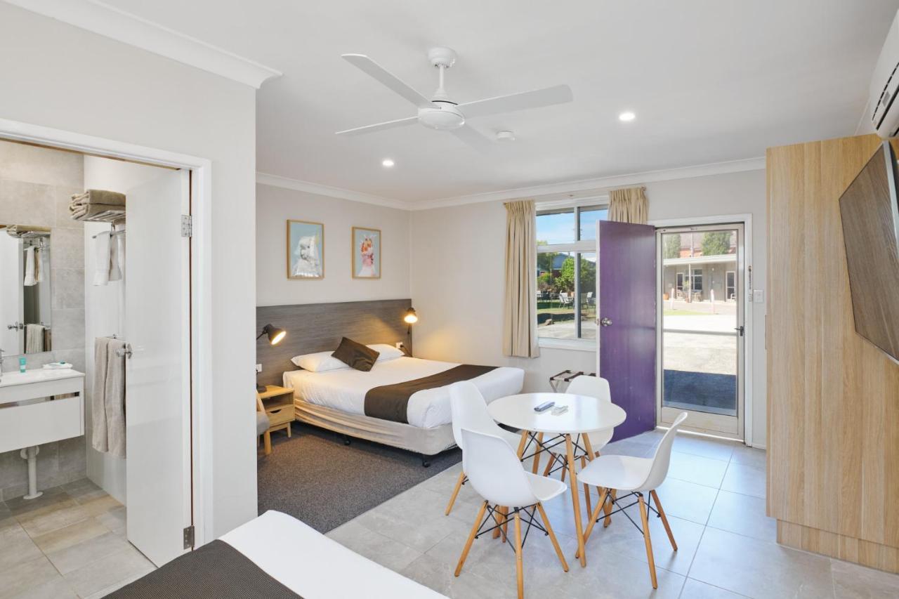 Wingham Motel Bagian luar foto
