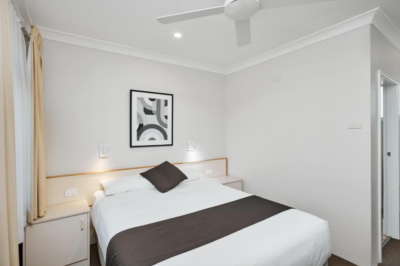 Wingham Motel Bagian luar foto