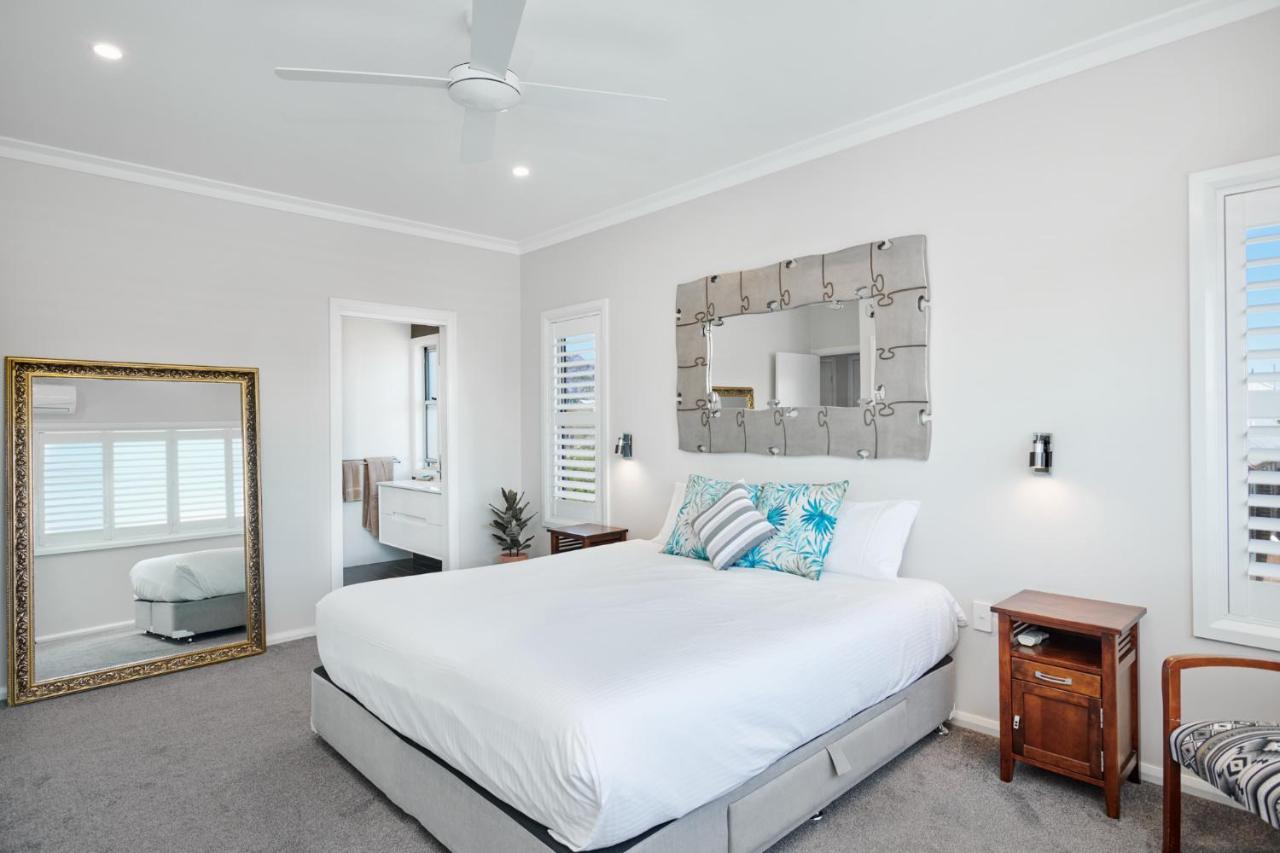 Wingham Motel Bagian luar foto