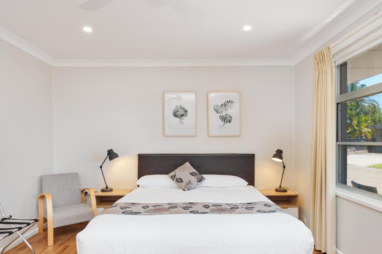 Wingham Motel Bagian luar foto