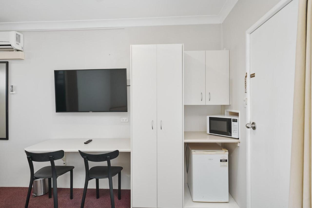 Wingham Motel Bagian luar foto