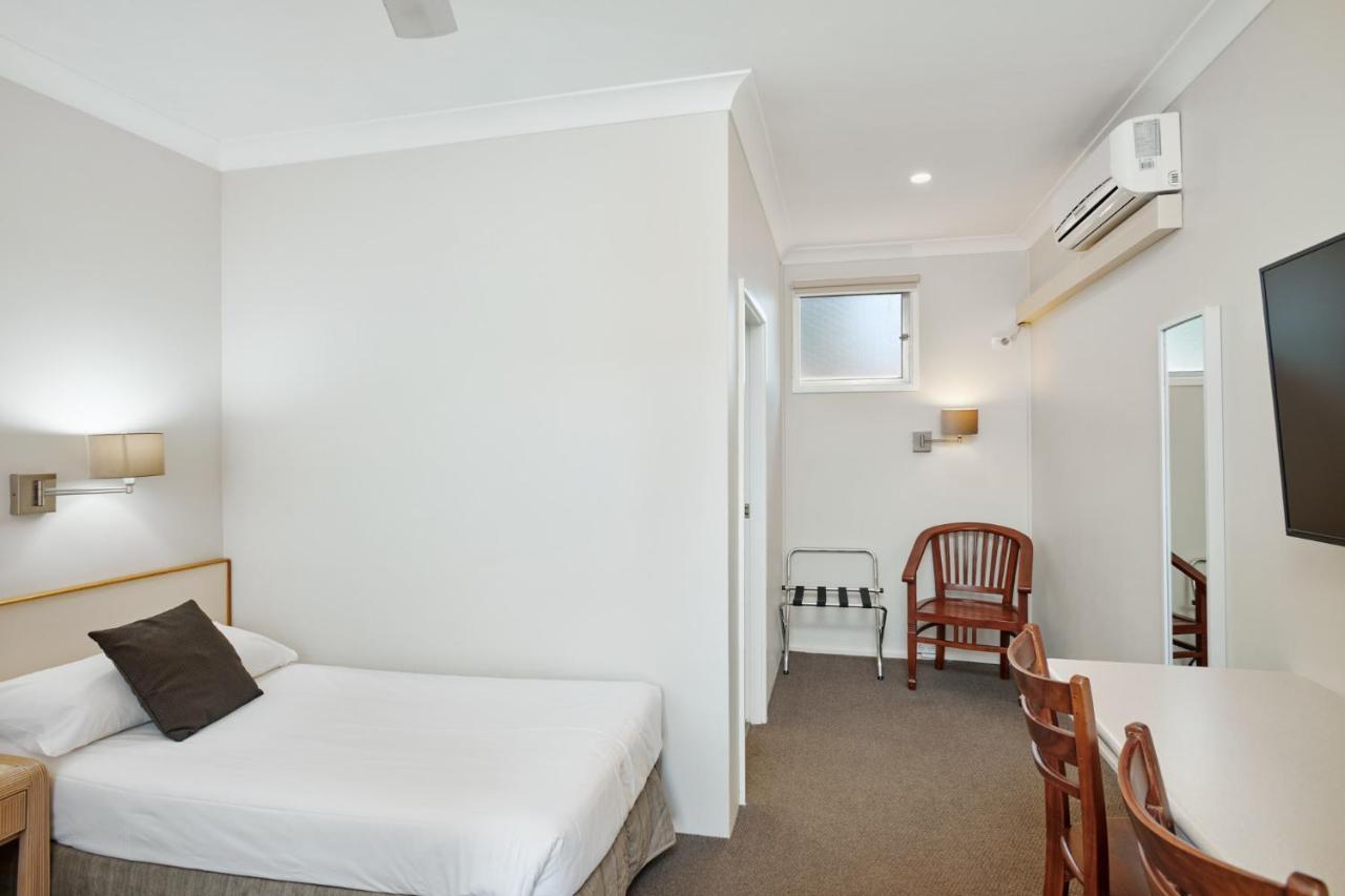 Wingham Motel Bagian luar foto