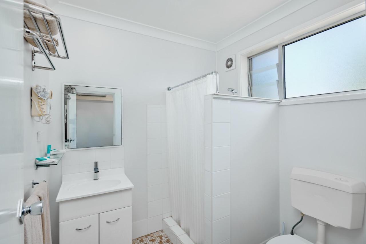 Wingham Motel Bagian luar foto