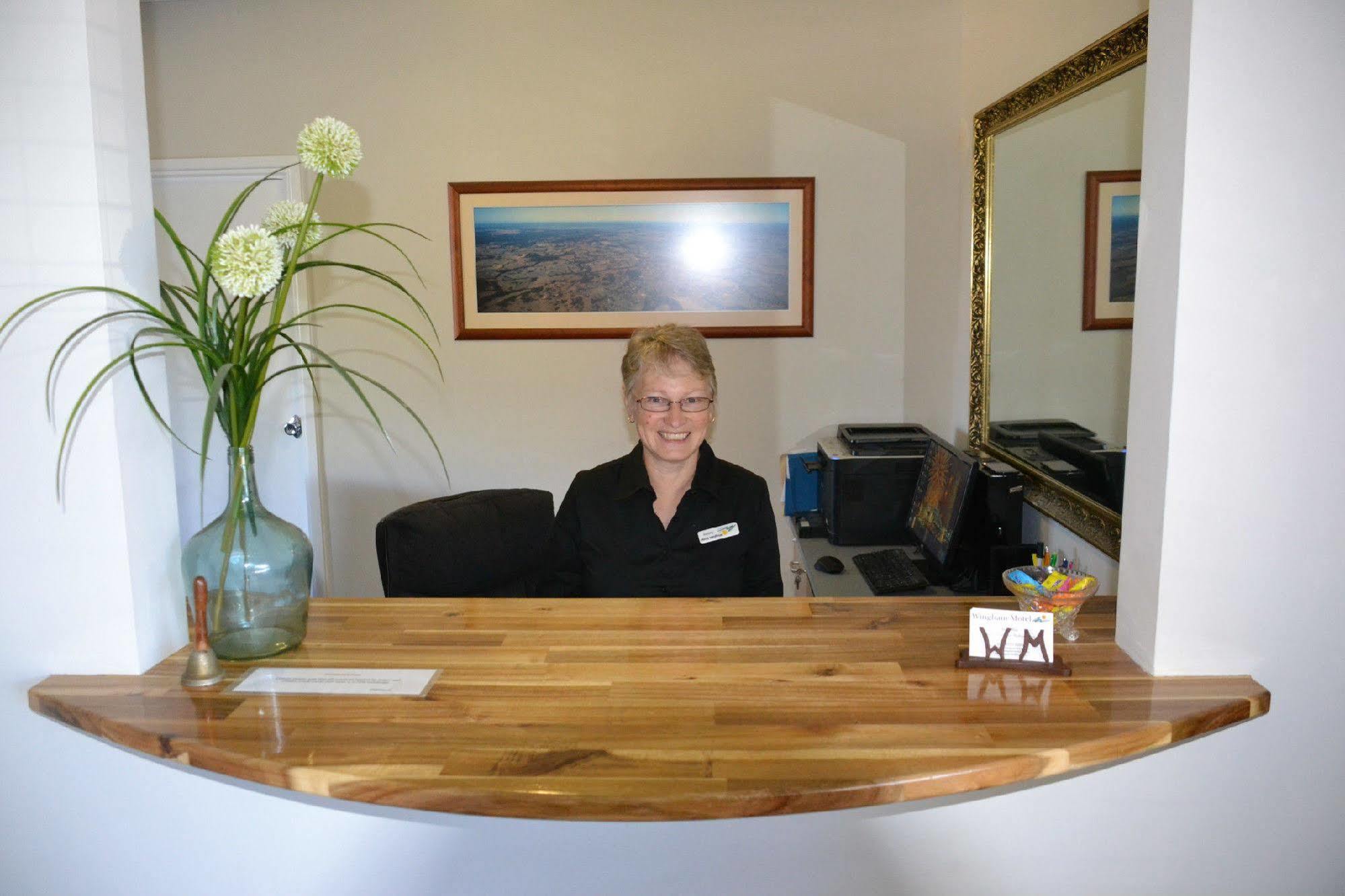 Wingham Motel Bagian luar foto